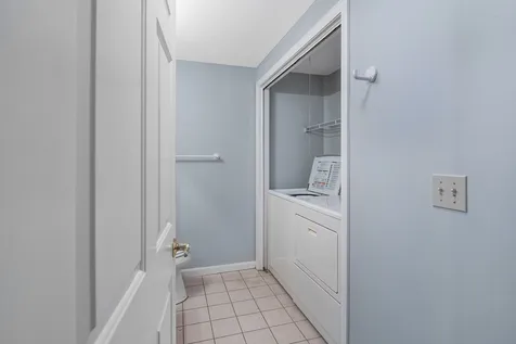 37 Lexington Court Hudson NH 03051