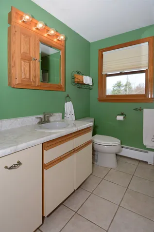 16 Beacon Hill Road Derry NH 03038-4380