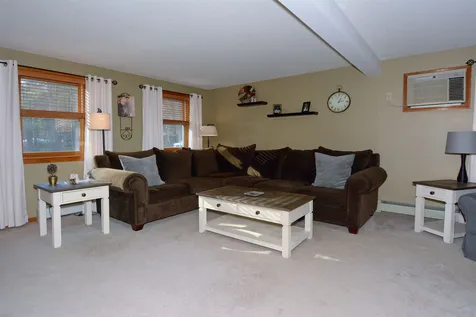 16 Beacon Hill Road Derry NH 03038-4380