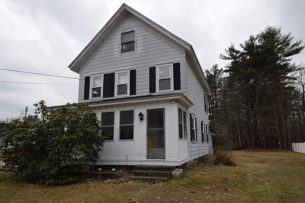 27 West Main Street Newton NH 03858