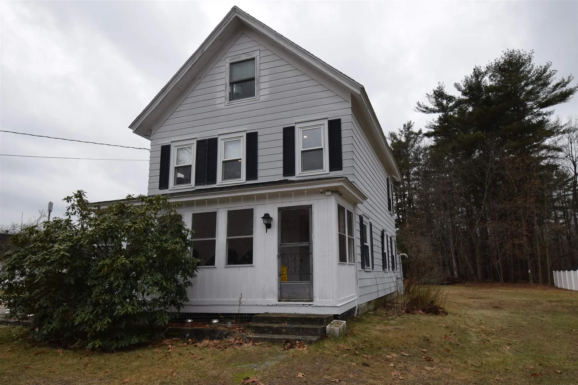 27 West Main Street Newton NH 03858