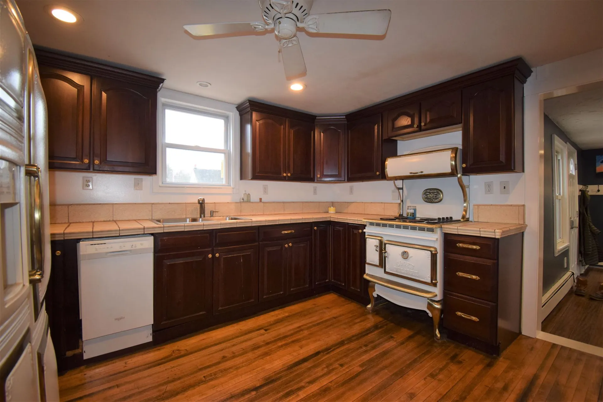 27 West Main Street Newton NH 03858