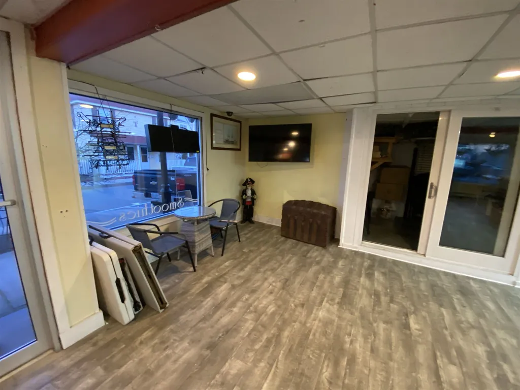 27 B Street Hampton NH 03842