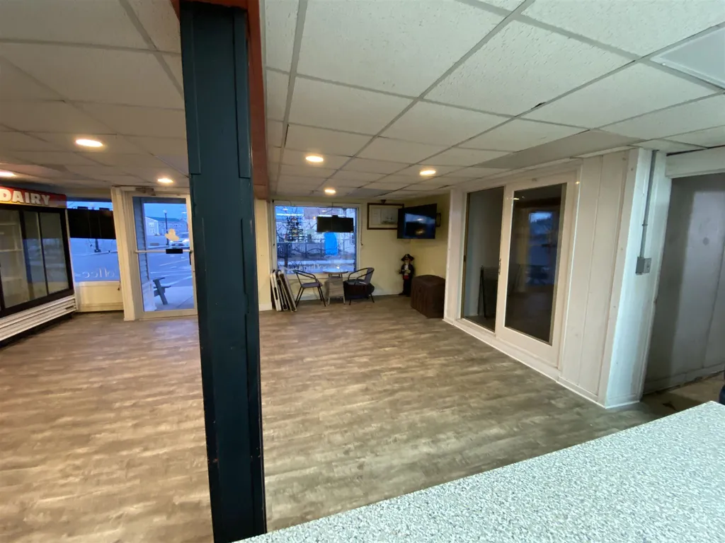 27 B Street Hampton NH 03842