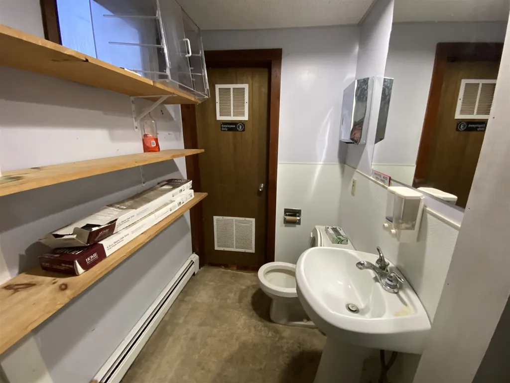 27 B Street Hampton NH 03842