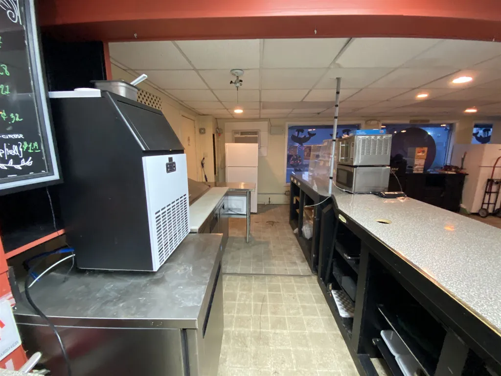 27 B Street Hampton NH 03842