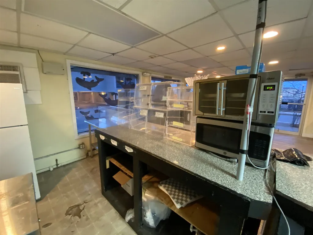 27 B Street Hampton NH 03842