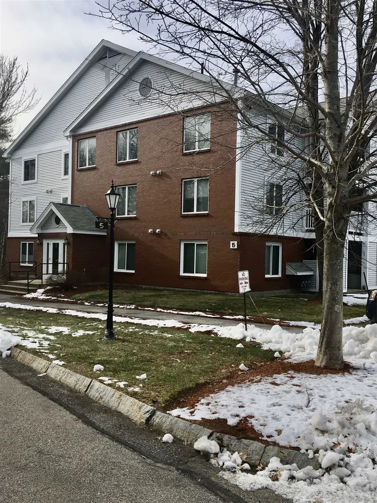 5 Timberwood Drive Goffstown NH 03045