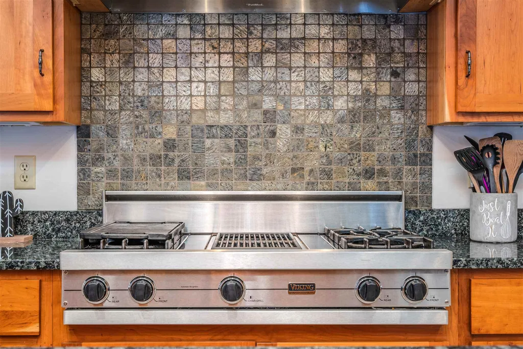 389 Hedgehog Mountain Road Deering NH 03244