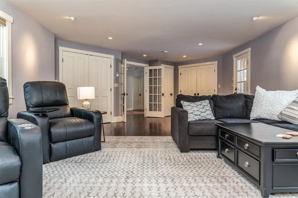 389 Hedgehog Mountain Road Deering NH 03244