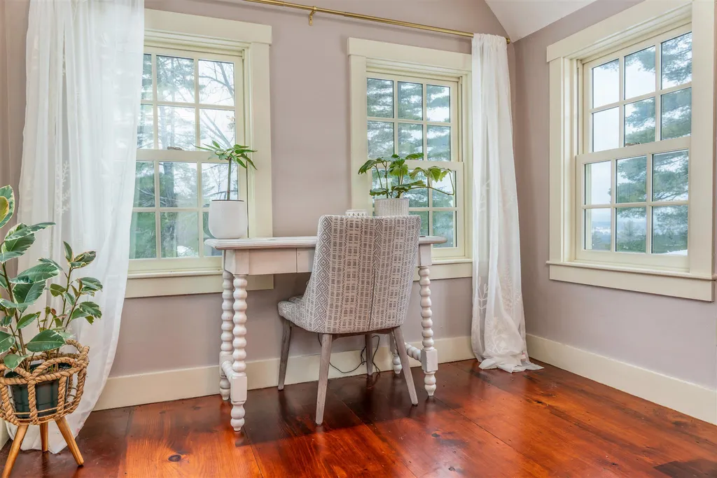 389 Hedgehog Mountain Road Deering NH 03244