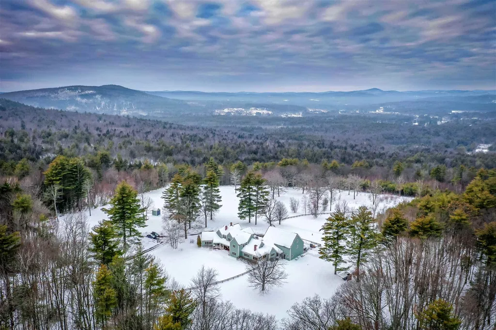 389 Hedgehog Mountain Road Deering NH 03244