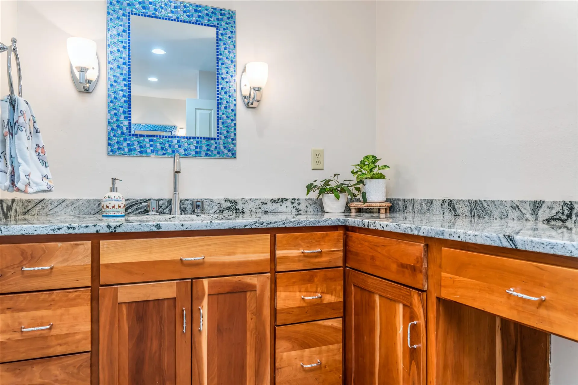 389 Hedgehog Mountain Road Deering NH 03244