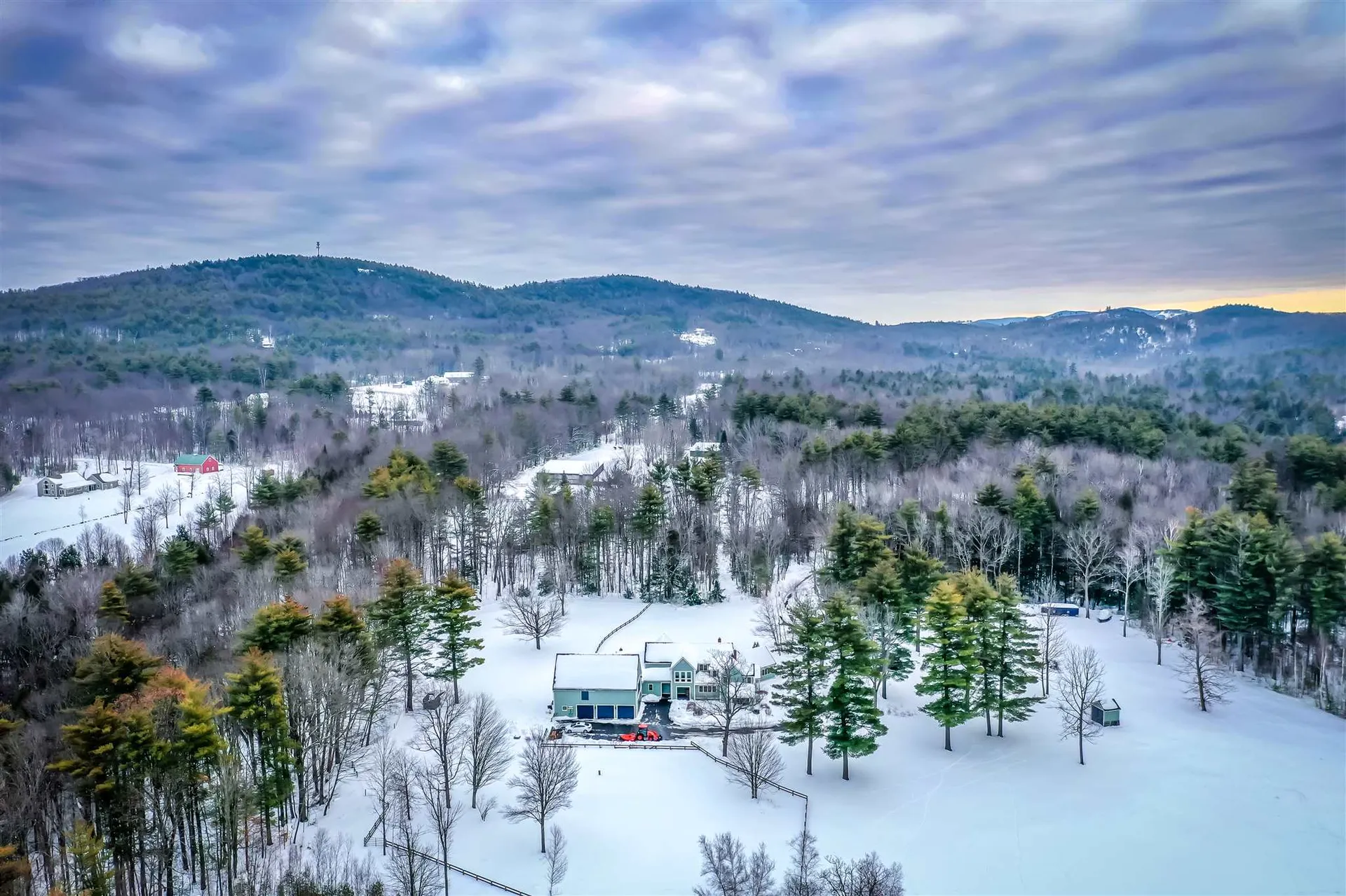 389 Hedgehog Mountain Road Deering NH 03244