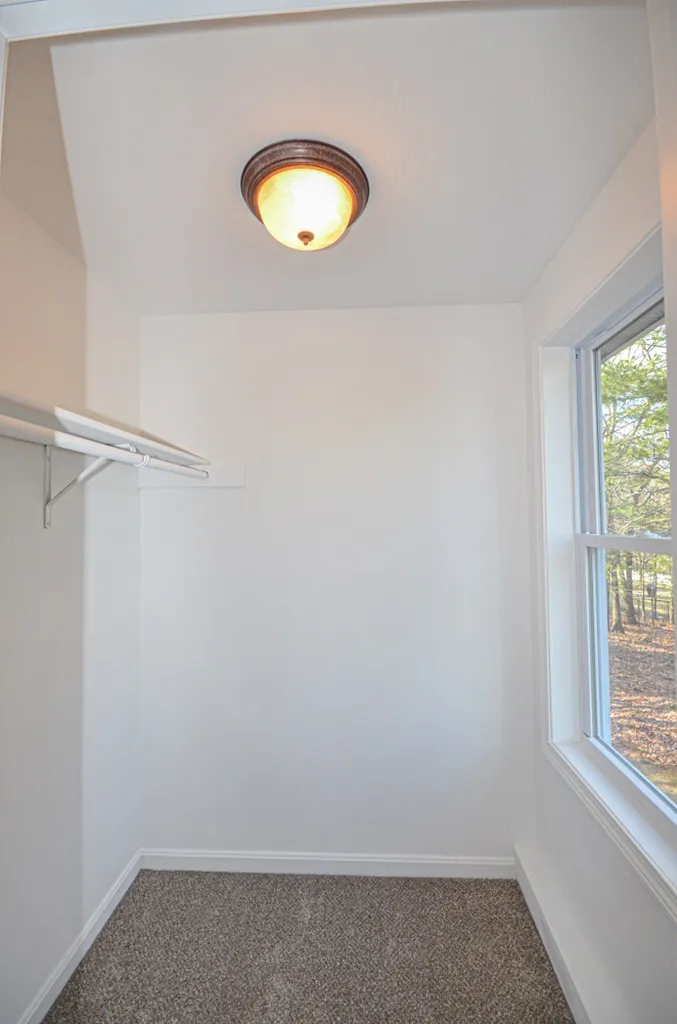 6 Wimbledon Drive Londonderry NH 03053