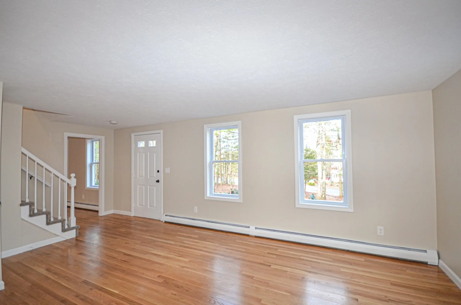6 Wimbledon Drive Londonderry NH 03053