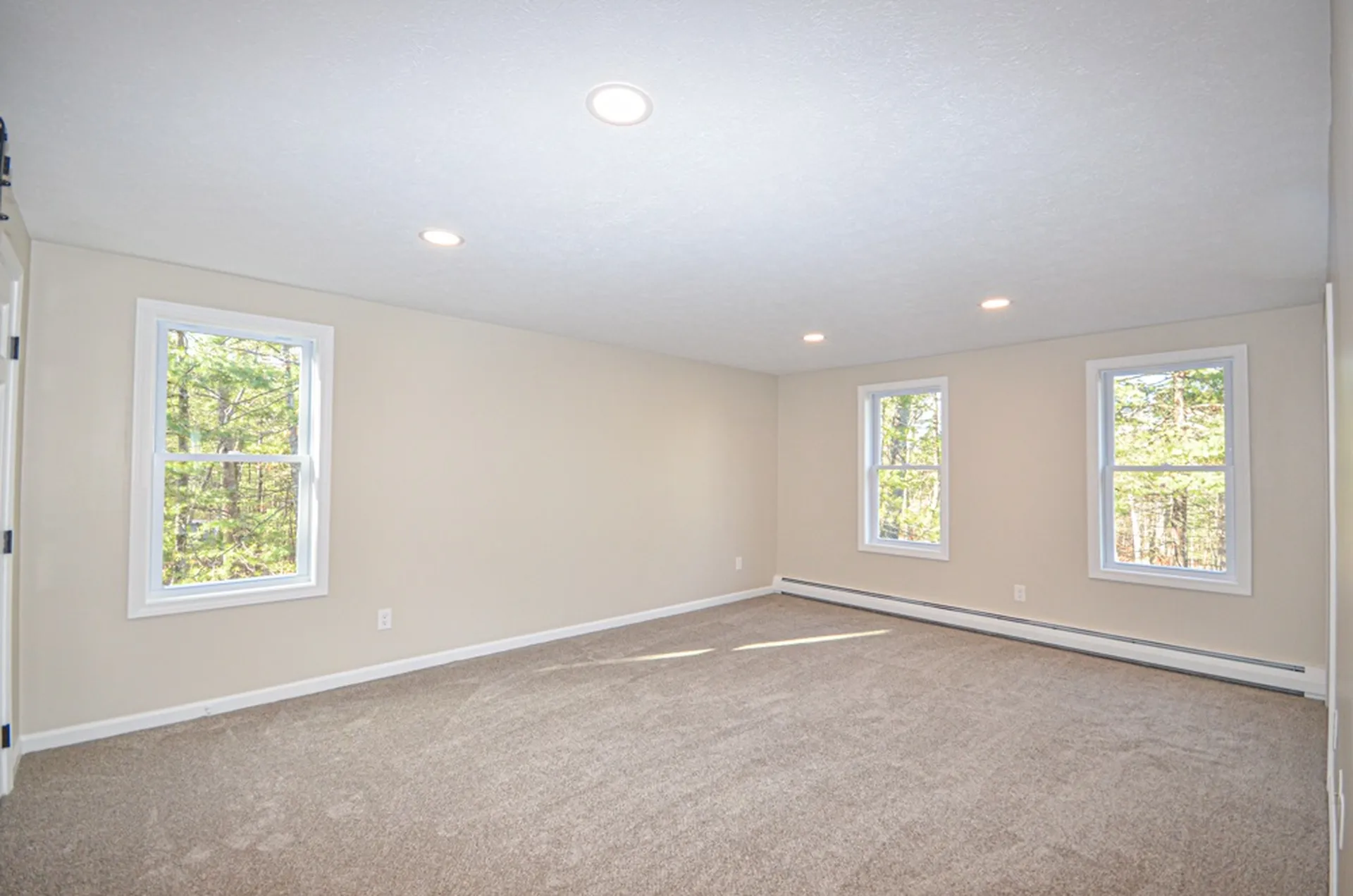 6 Wimbledon Drive Londonderry NH 03053