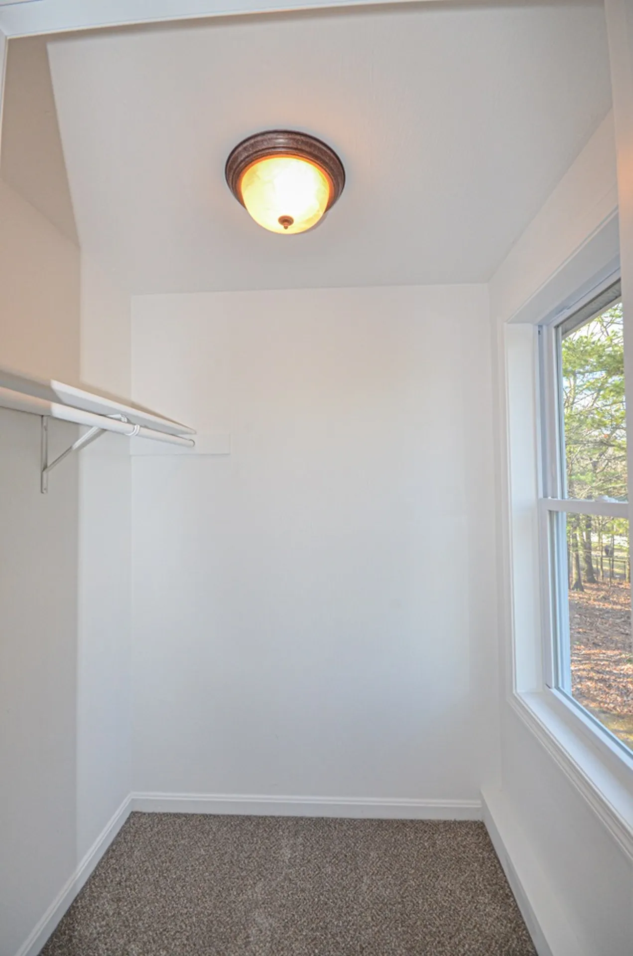 6 Wimbledon Drive Londonderry NH 03053