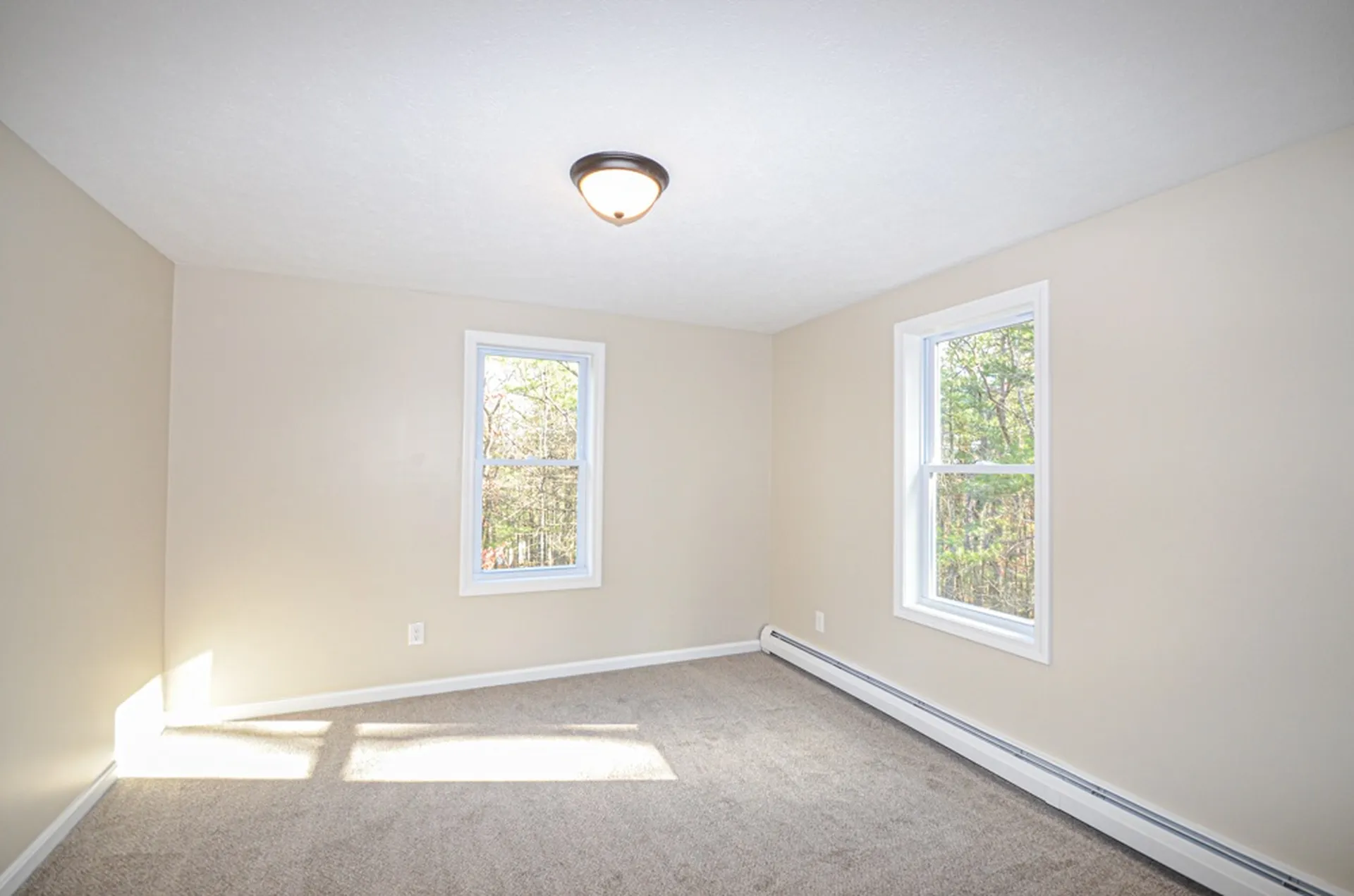 6 Wimbledon Drive Londonderry NH 03053