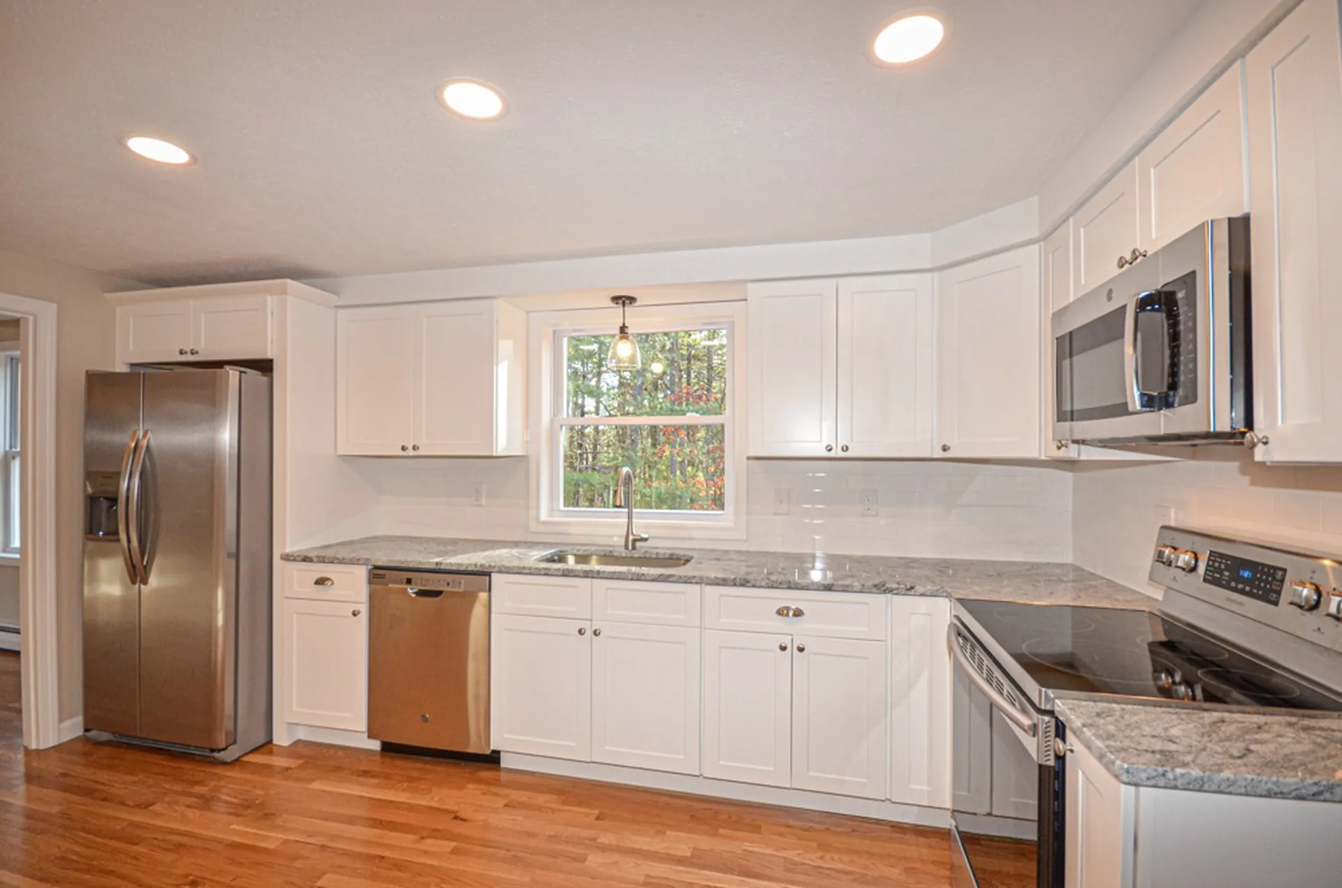 6 Wimbledon Drive Londonderry NH 03053