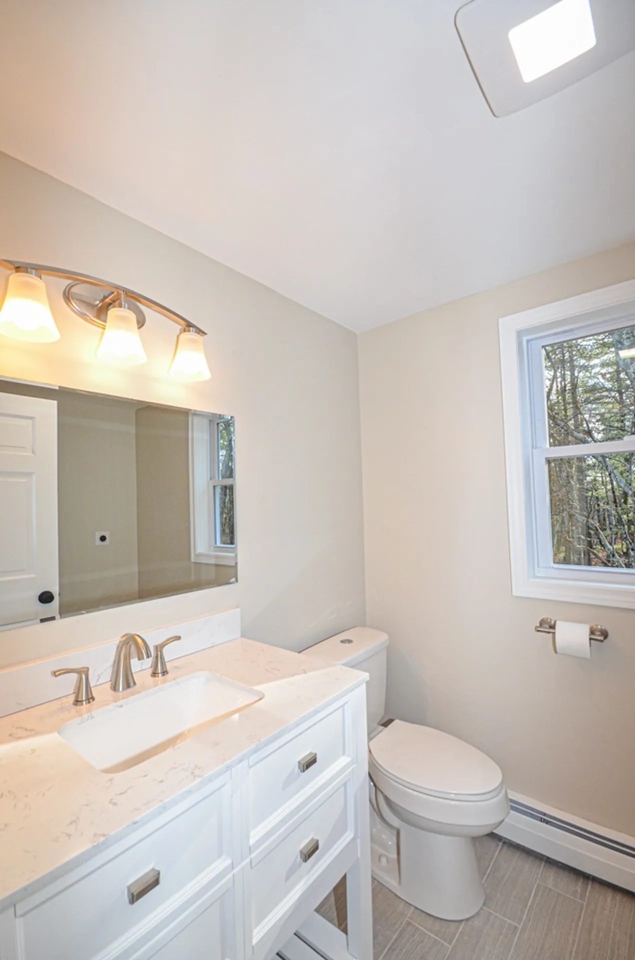 6 Wimbledon Drive Londonderry NH 03053