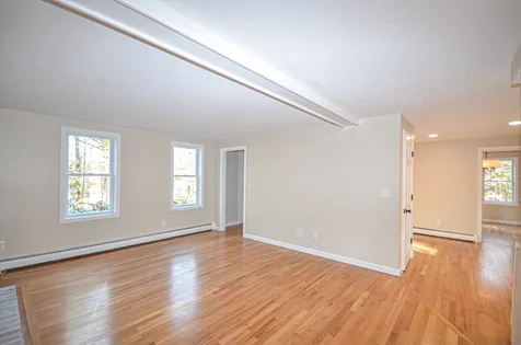 6 Wimbledon Drive Londonderry NH 03053