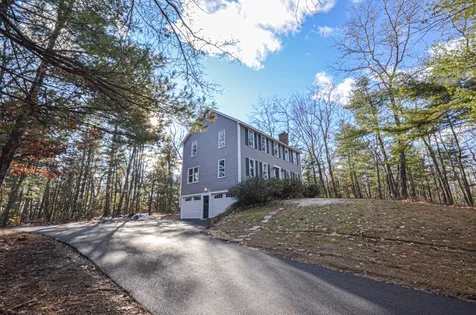 6 Wimbledon Drive Londonderry NH 03053