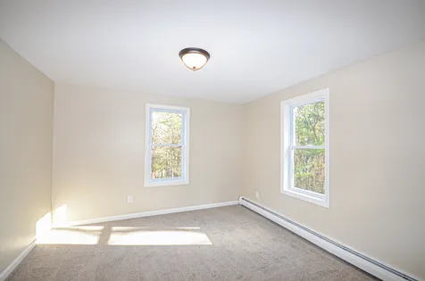 6 Wimbledon Drive Londonderry NH 03053