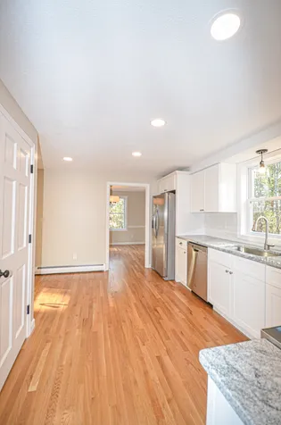 6 Wimbledon Drive Londonderry NH 03053