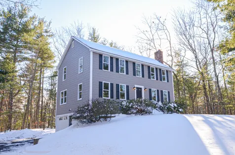 6 Wimbledon Drive Londonderry NH 03053