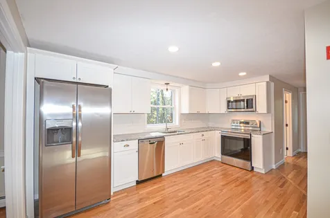 6 Wimbledon Drive Londonderry NH 03053