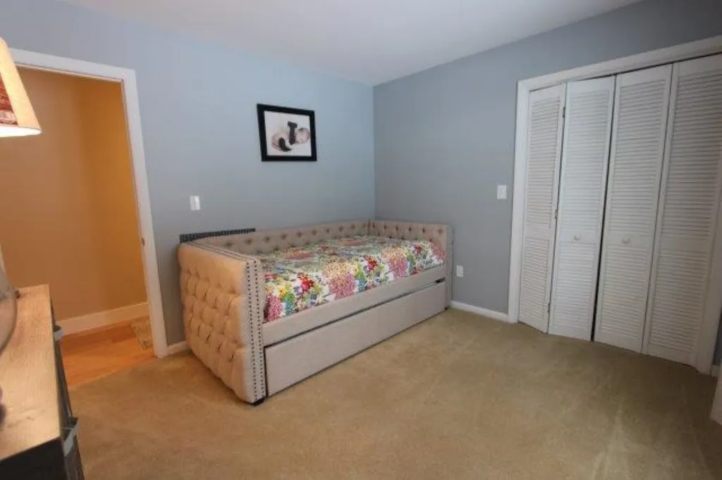 87 Robin Road Colchester VT 05446