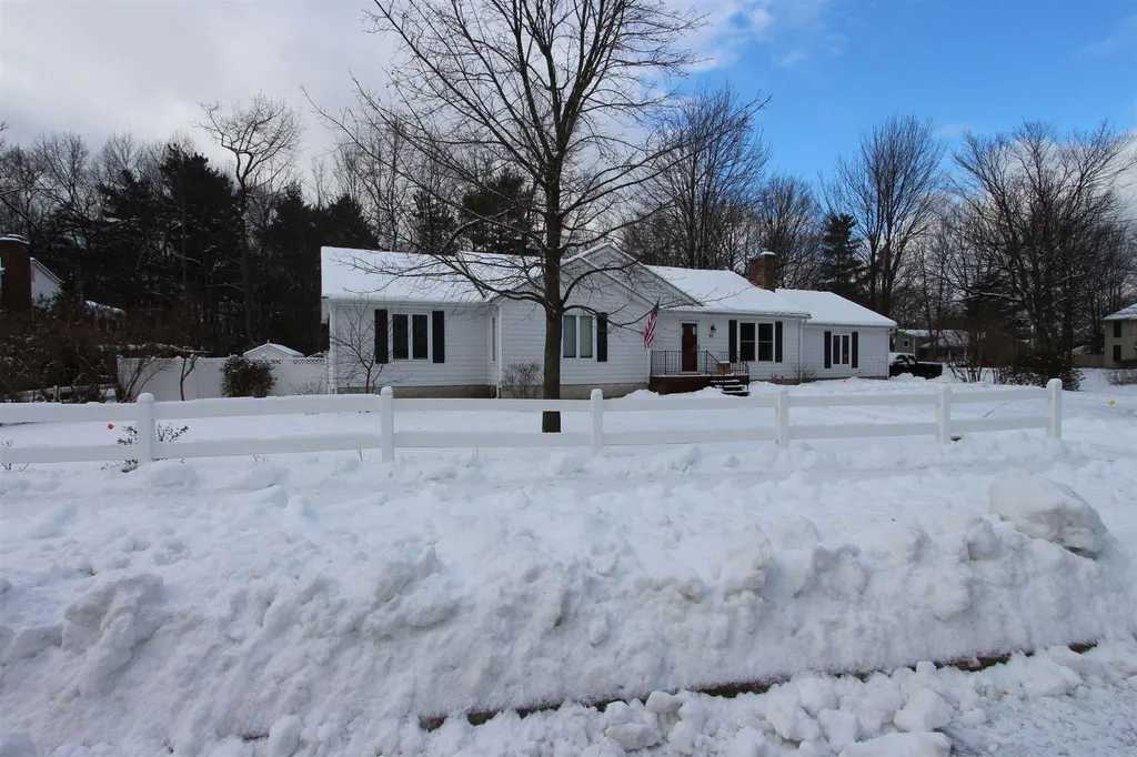 87 Robin Road Colchester VT 05446