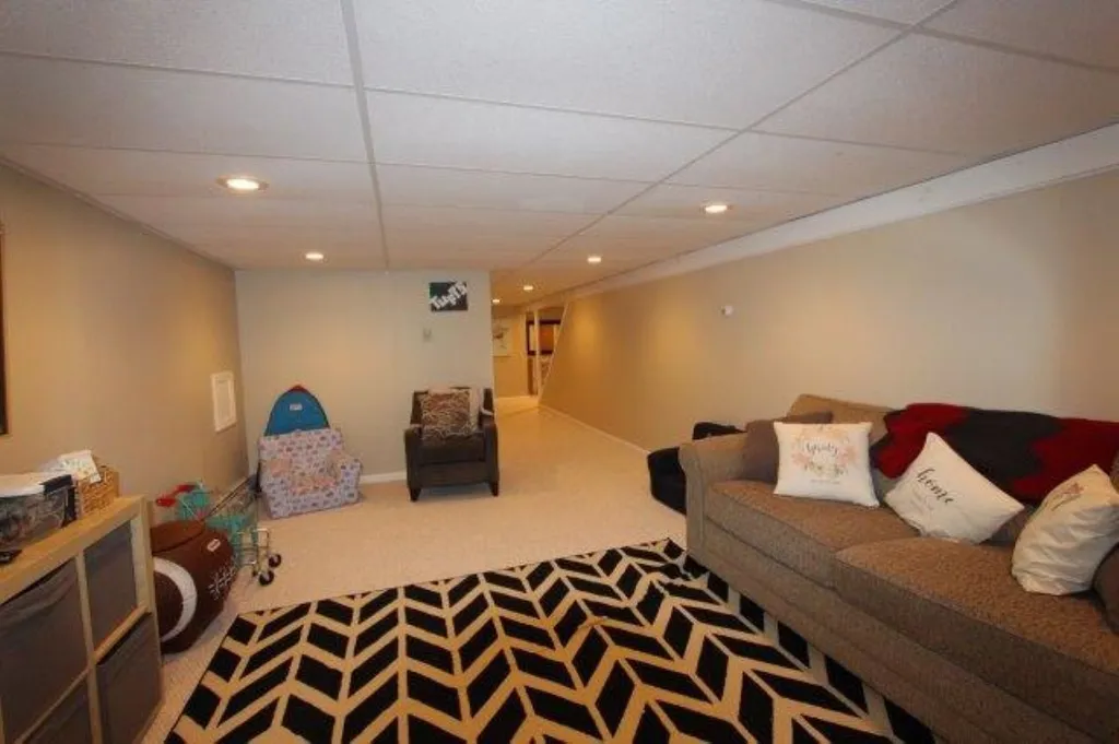 87 Robin Road Colchester VT 05446