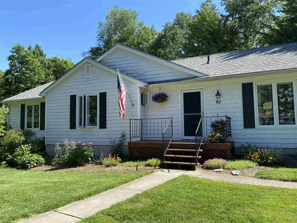87 Robin Road Colchester VT 05446