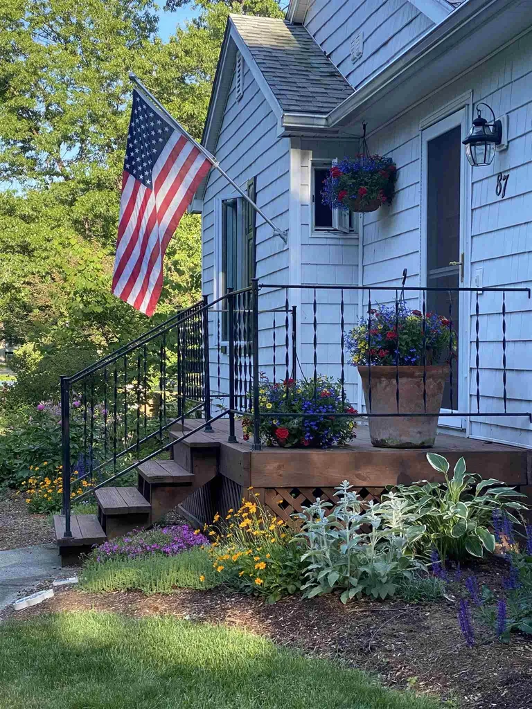 87 Robin Road Colchester VT 05446