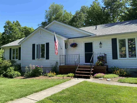 87 Robin Road Colchester VT 05446