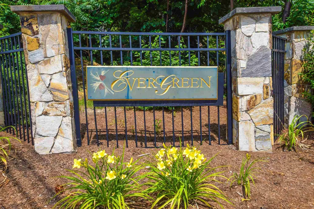 53 Evergreens Drive Laconia NH 03246