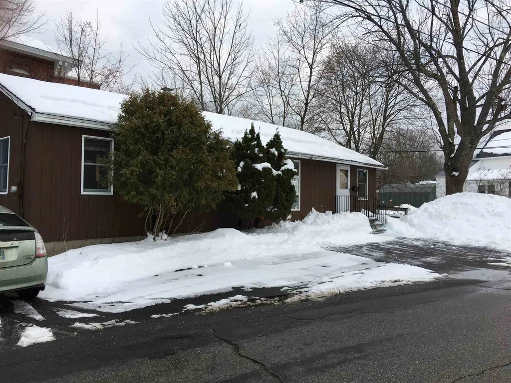 10 Green Street Farmington NH 03835