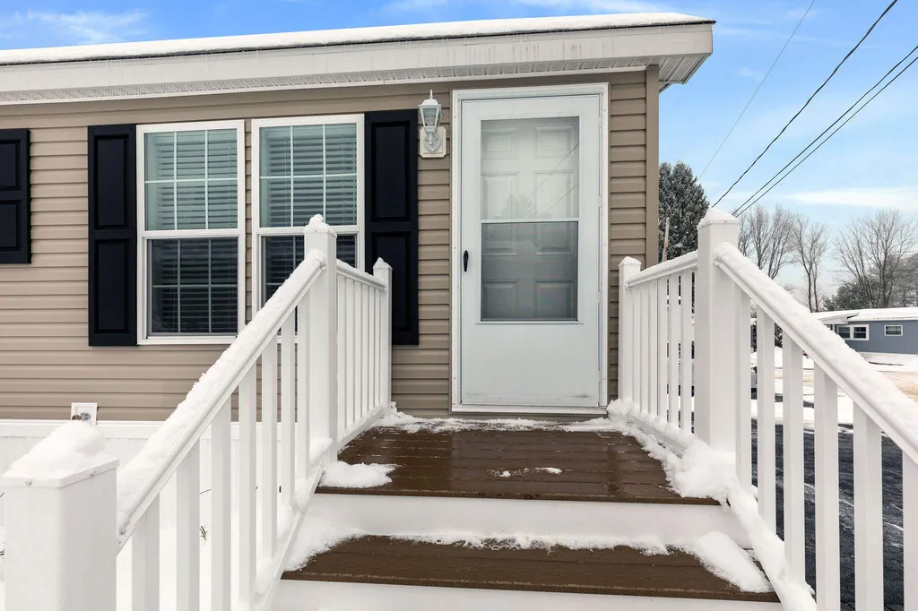 19 Desfosses Avenue Portsmouth NH 03801