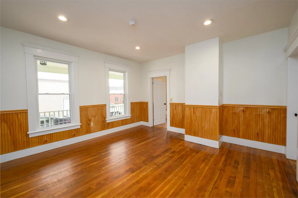 14 Center Street Laconia NH 03246