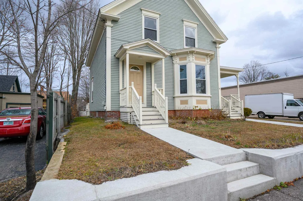 14 Center Street Laconia NH 03246