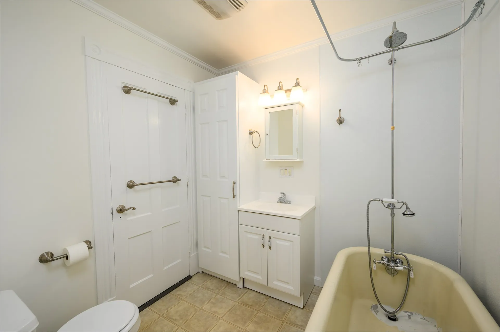 14 Center Street Laconia NH 03246