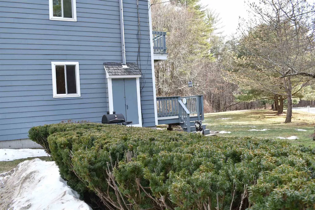 19d Apple Lane Hollis NH 03049