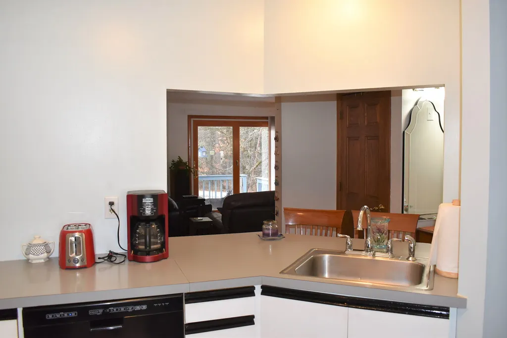 19d Apple Lane Hollis NH 03049