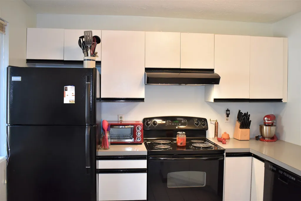 19d Apple Lane Hollis NH 03049