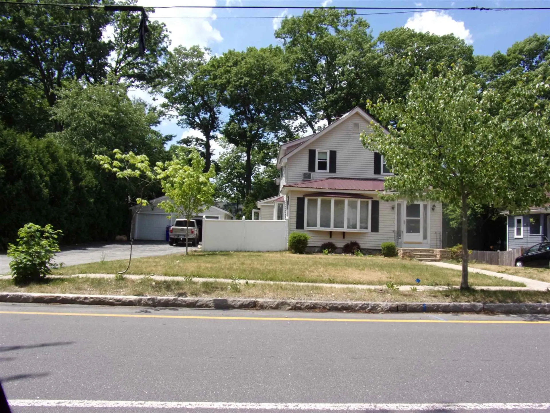 832 Maple Street Manchester NH 03104