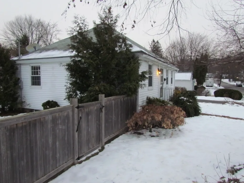 266 Salmon Street Manchester NH 03104