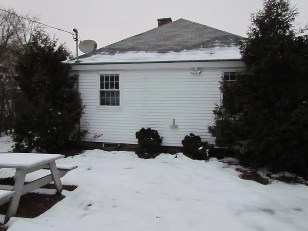 266 Salmon Street Manchester NH 03104