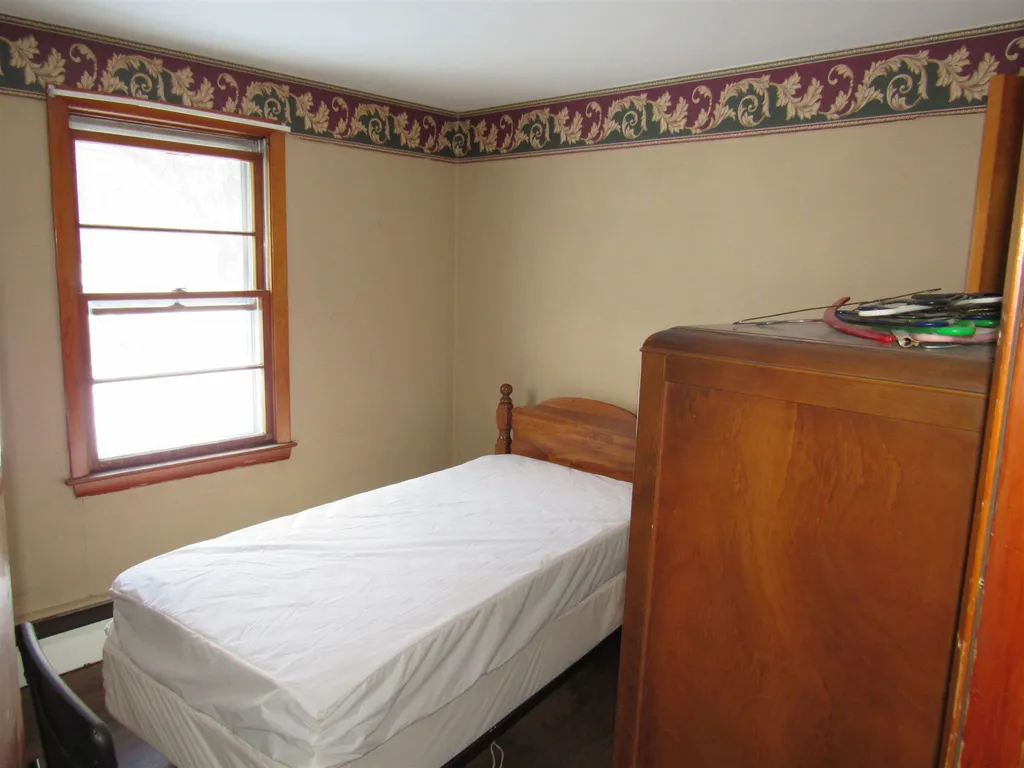 27 Hillside Avenue Keene NH 03431